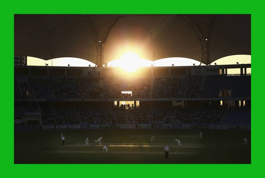 Tramonto a Dubai sul test match di cricket tra Pakistan e Australia